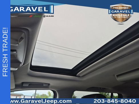 Used 2015 Chevrolet Suburban LT w/ Luxury Package AWD/4WD image 5