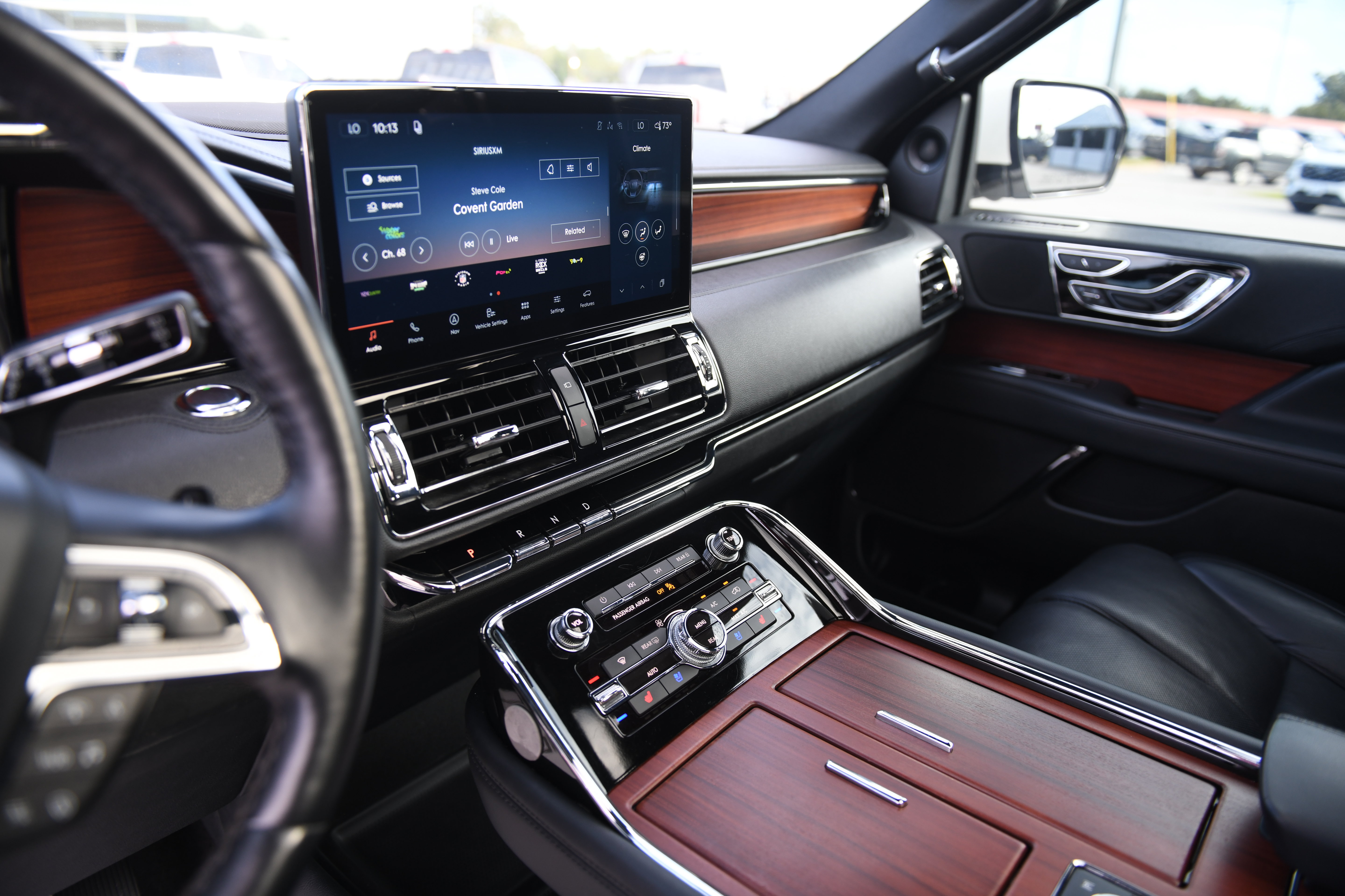 Used 2023 Lincoln Navigator Reserve w/ Monochromatic Package RWD image 25