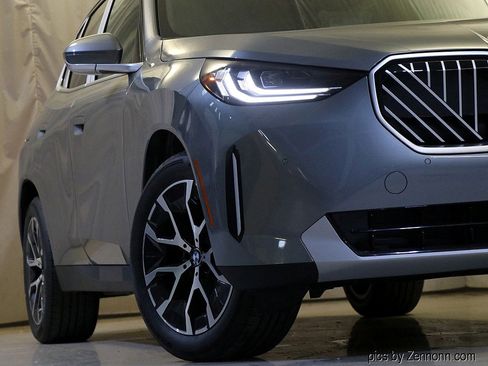 Used 2025 BMW X3 xDrive30i image 4