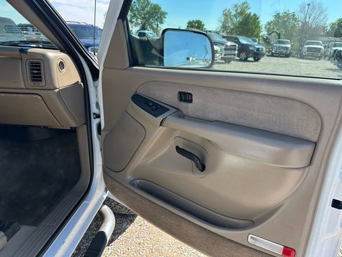 Used 2003 Chevrolet Silverado 2500 LS w/ Skid Plate Package AWD/4WD image 10