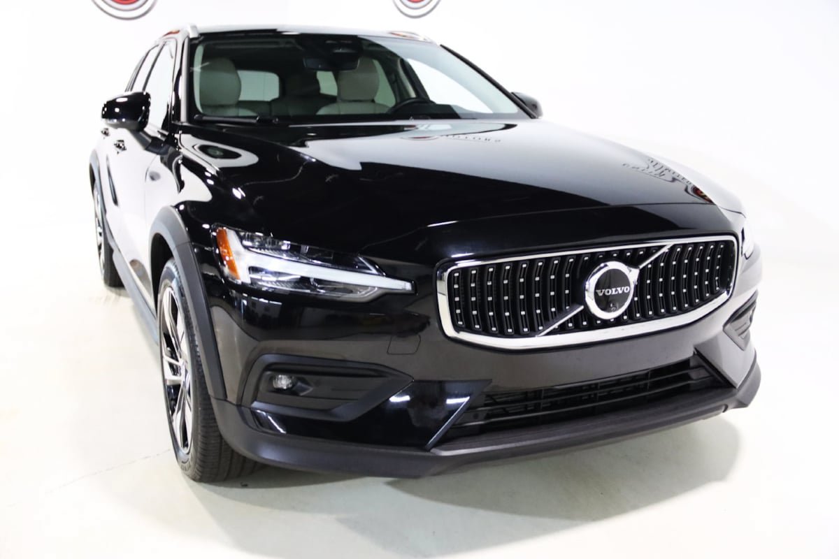 Used 2026 Volvo V60 B5 Cross Country Plus AWD/4WD image 22