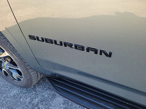 Used 2024 Chevrolet Suburban RST image 11