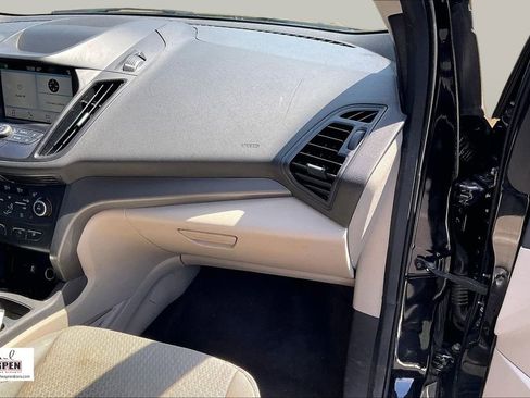 Certified 2019 Ford Escape SE FWD image 16
