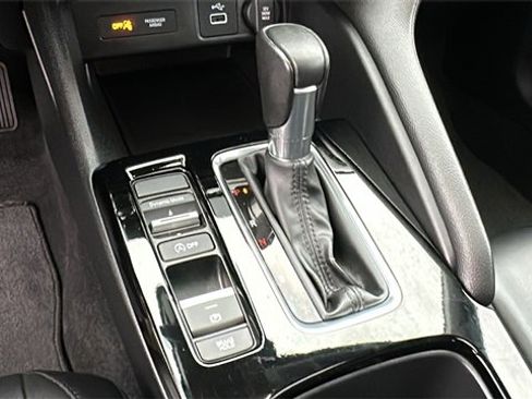 Certified 2024 Acura Integra image 17