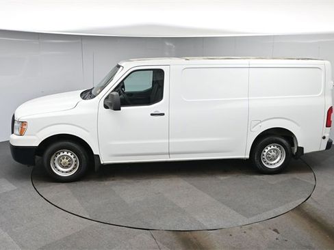 Used 2014 Nissan NV 2500 S image 21