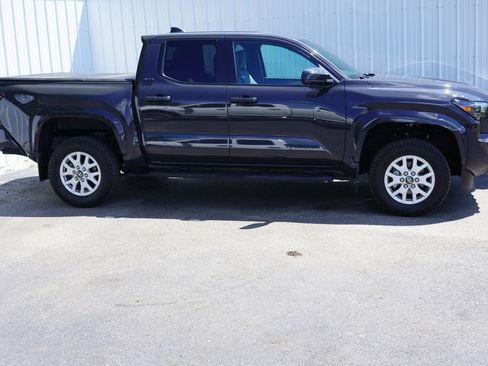 Used 2024 Toyota Tacoma SR5 AWD/4WD image 2