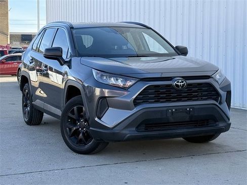 Used 2021 Toyota RAV4 LE image 2