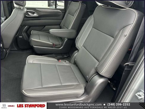 Used 2024 GMC Yukon XL SLT w/ SLT Premium Package image 13
