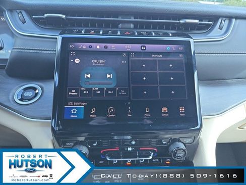 Used 2023 Jeep Grand Cherokee Limited RWD image 15
