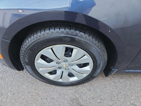 Used 2014 Chevrolet Cruze LS FWD image 24