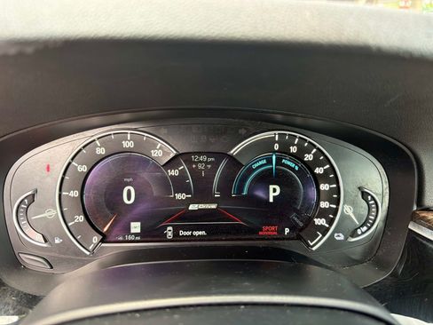 Used 2018 BMW 530e xDrive AWD/4WD image 25