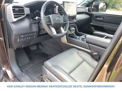 Used 2025 Toyota Tundra Limited AWD/4WD image 27