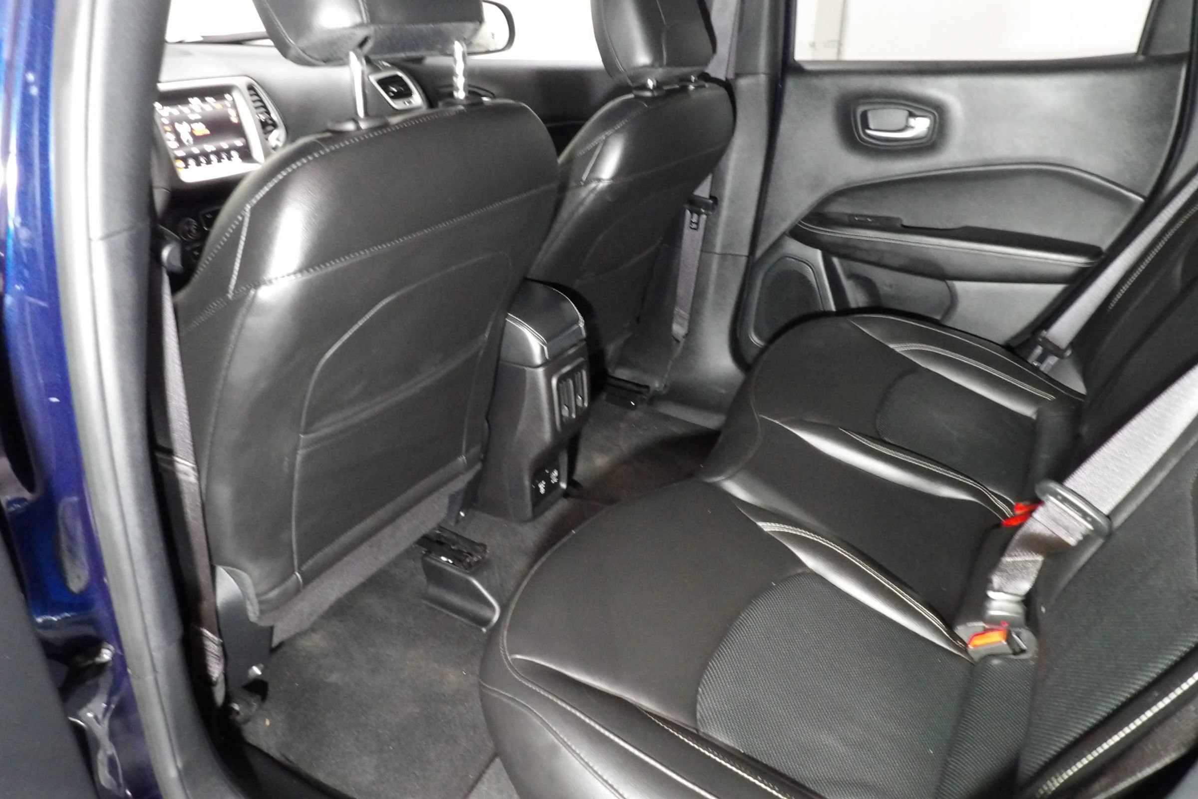 Used 2021 Jeep Compass Latitude AWD/4WD image 9