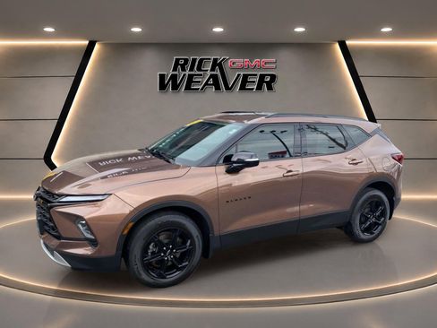 Used 2024 Chevrolet Blazer LT w/ Midnight/Sport Edition AWD/4WD image 2