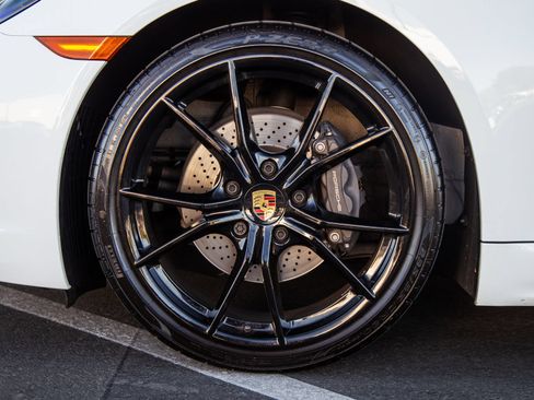 Certified 2024 Porsche 718 Cayman RWD image 8