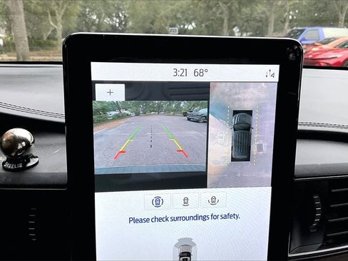 Used 2020 Ford Explorer Platinum w/ Premium Technology Package image 13