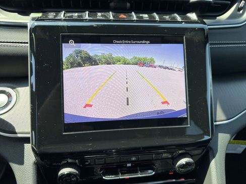 New 2025 Jeep Grand Cherokee Altitude image 23