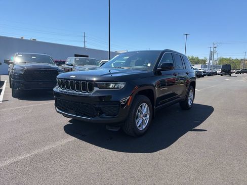 New 2026 Jeep Grand Cherokee Laredo X AWD/4WD image 2