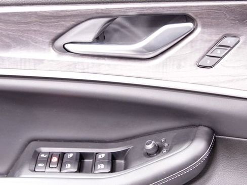 Used 2023 Jeep Grand Cherokee L Limited w/ Black Appearance Package image 25