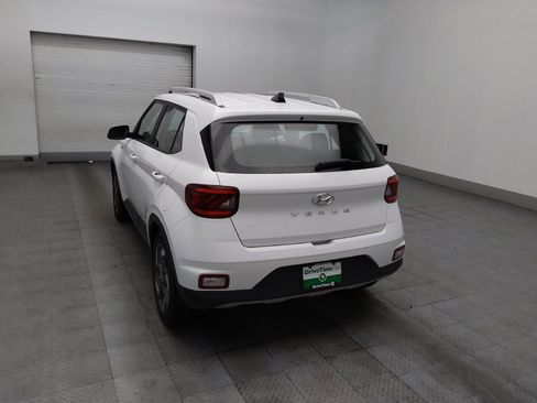 Used 2021 Hyundai Venue SEL FWD image 6