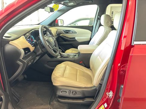 Used 2023 Chevrolet Traverse LT AWD/4WD image 16