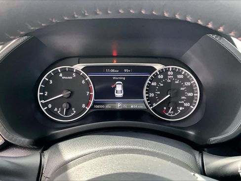 Used 2024 Nissan Sentra SR w/ SR Premium Package FWD image 26