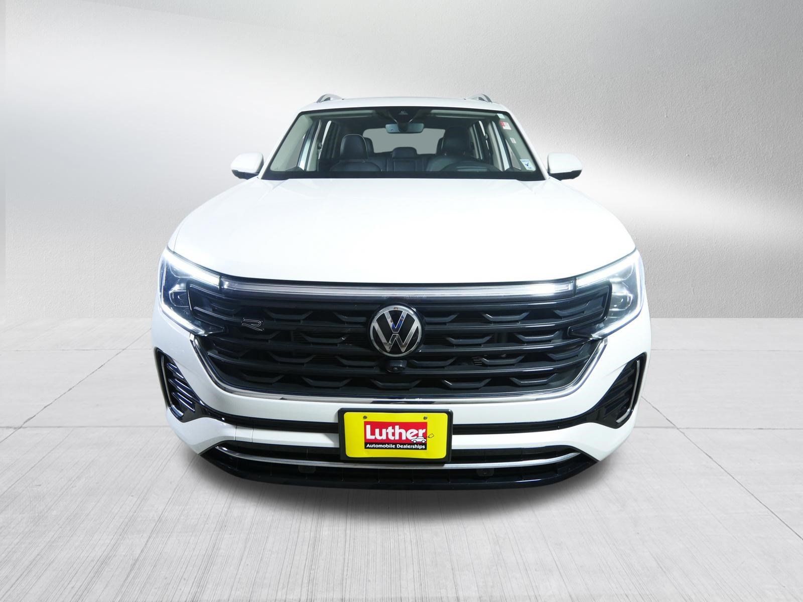 Used 2024 Volkswagen Atlas SEL Premium R-Line AWD/4WD image 2