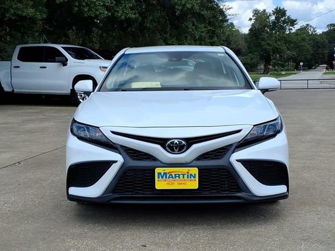 Used 2023 Toyota Camry SE FWD image 2