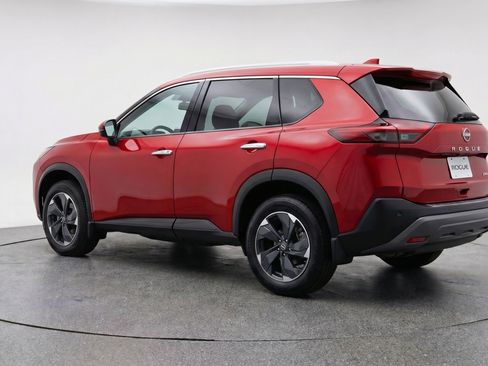 Used 2025 Nissan Rogue SV AWD/4WD image 6