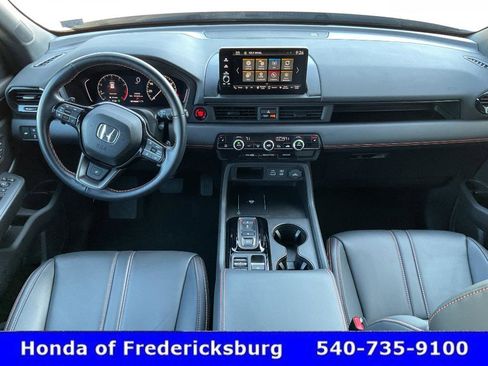 Certified 2025 Honda Pilot TrailSport image 43
