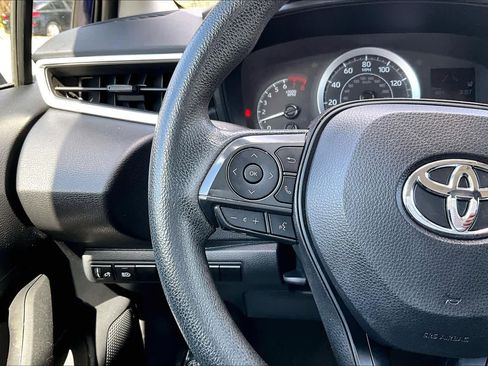 Used 2022 Toyota Corolla LE image 23