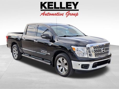 Used 2018 Nissan Titan SV w/ SV Convenience Package image 1