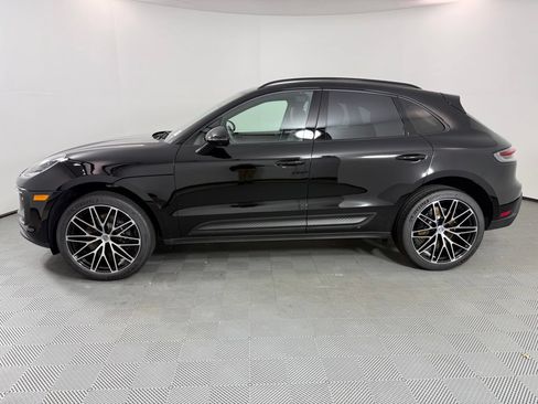 Certified 2026 Porsche Macan AWD/4WD image 2