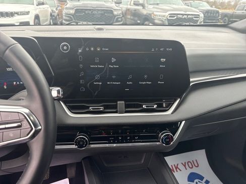 Used 2025 Chevrolet Equinox LT image 19