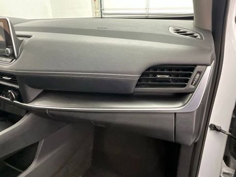 Used 2025 Nissan Rogue SV image 10