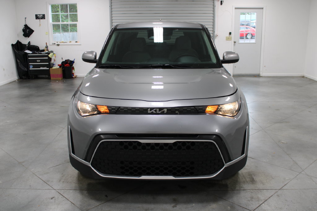 Used 2025 Kia Soul LX w/ LX Technology Package FWD image 3