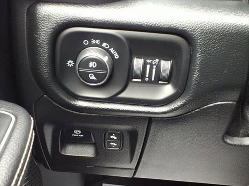 Used 2020 RAM 1500 Laramie w/ Sport Appearance Package AWD/4WD image 17