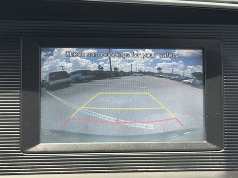 Used 2020 Hyundai Elantra SE FWD image 21
