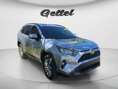 Used 2021 Toyota RAV4 XLE Premium image 2