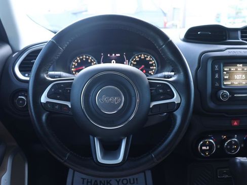 Used 2017 Jeep Renegade Latitude w/ Popular Equipment Group image 32