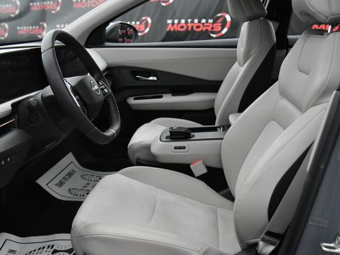 Used 2024 Nissan Ariya AWD image 17