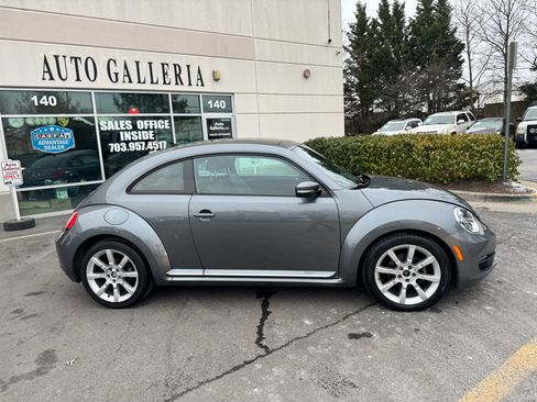 Used 2013 Volkswagen Beetle 2.5 image 3