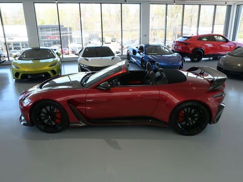 Used 2023 Aston Martin V12 Vantage Roadster image 12