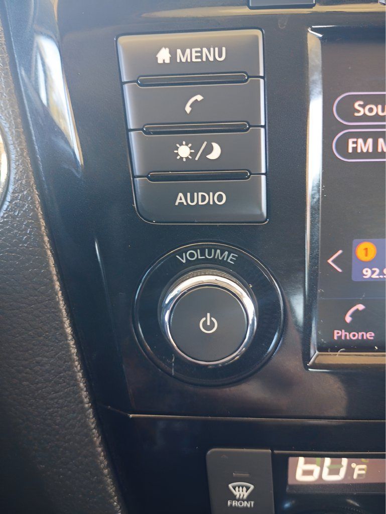 Used 2018 Nissan Rogue SV FWD image 39