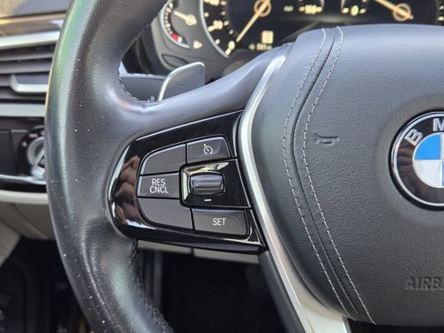 Used 2019 BMW 530i w/ Convenience Package image 34