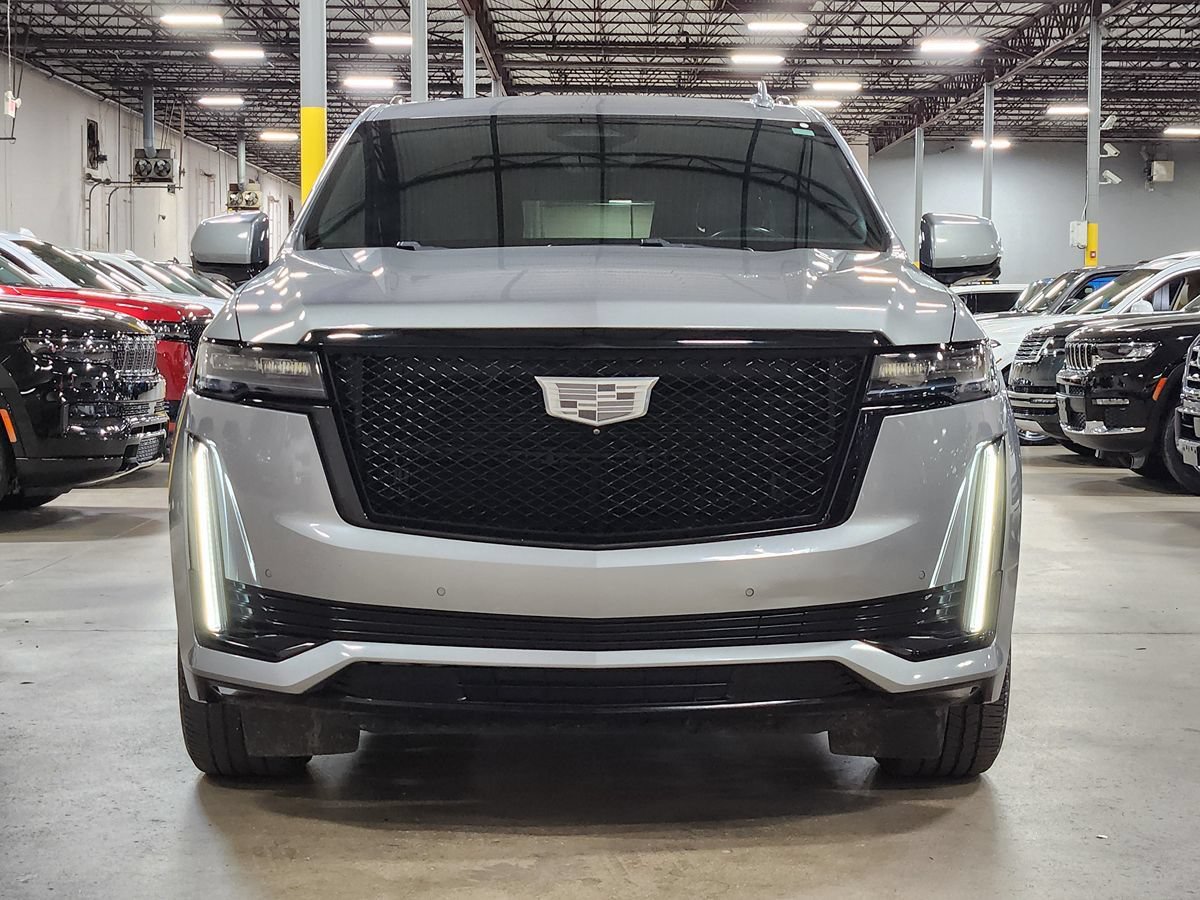 Used 2023 Cadillac Escalade ESV Sport w/ LPO, ONYX Package RWD image 2