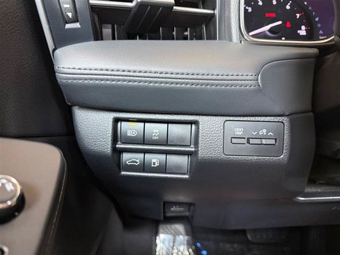 Used 2019 Toyota Avalon XLE w/ Moonroof Package FWD image 33