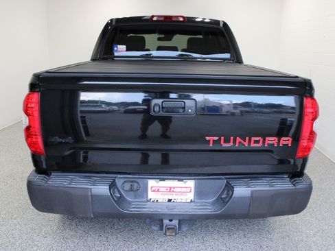 Used 2019 Toyota Tundra SR5 w/ SR5 Upgrade Package AWD/4WD image 8