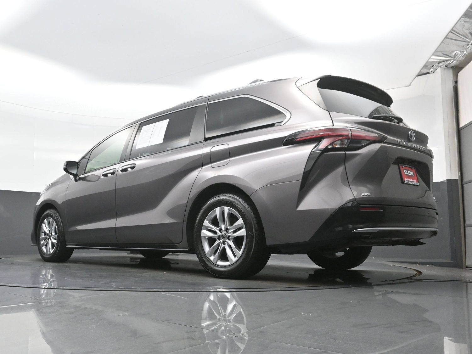 Used 2022 Toyota Sienna Limited AWD/4WD image 32