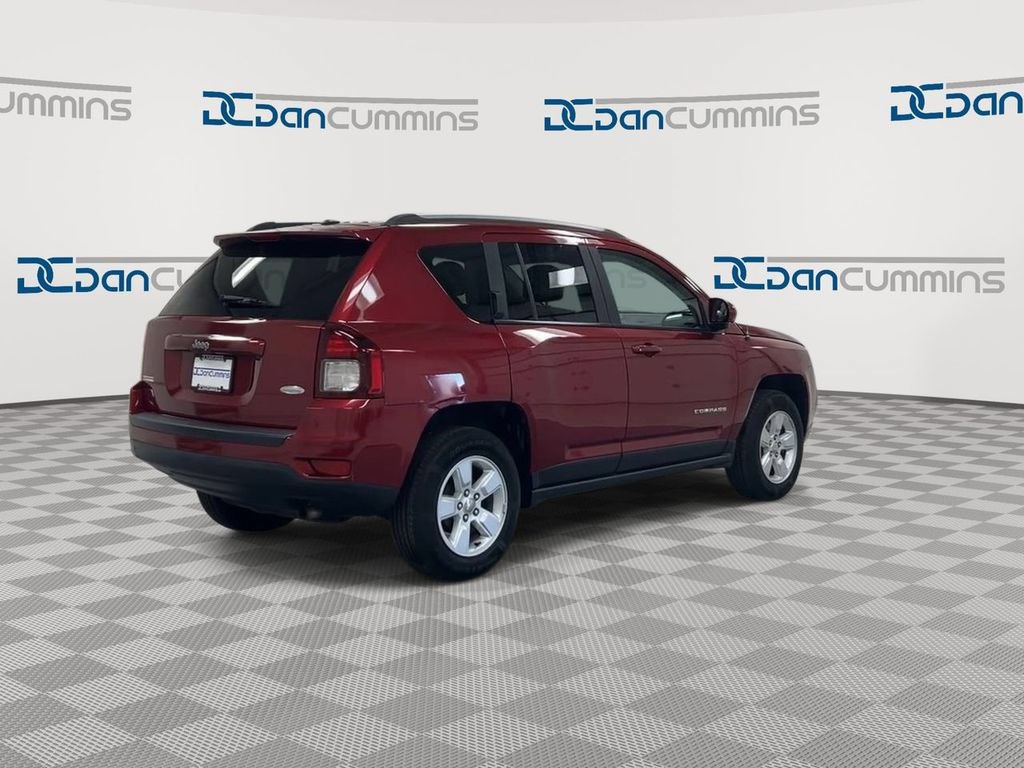 Used 2017 Jeep Compass Latitude FWD image 8